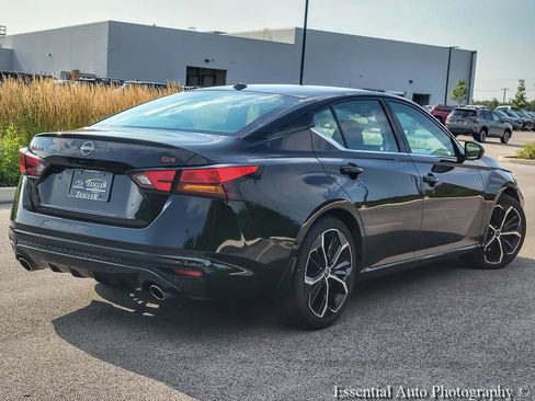 Used 2024 Nissan Altima 2.5 SR FWD image 7