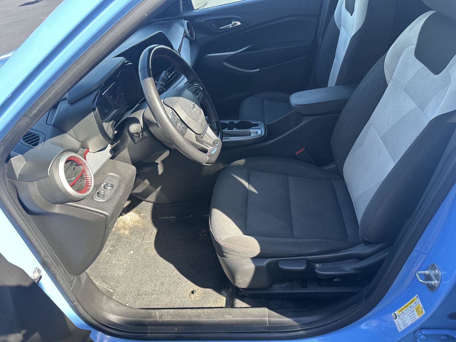 Used 2024 Chevrolet Trax RS w/ Driver Confidence Package FWD image 16