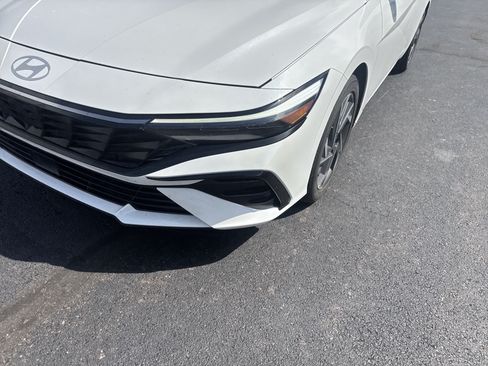 Used 2025 Hyundai Elantra SEL FWD image 10