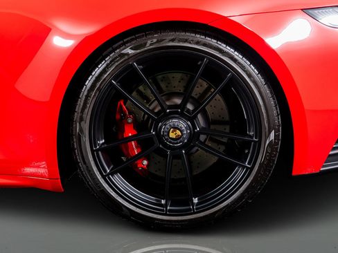 Used 2024 Porsche 911 Carrera GTS image 19