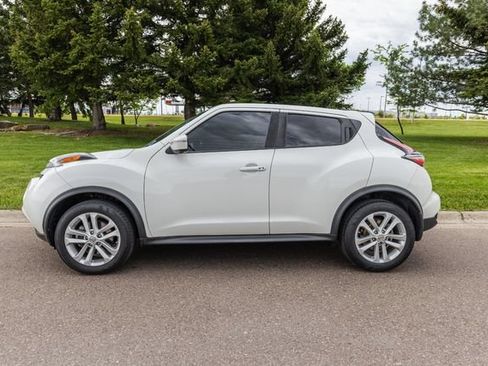 Used 2016 Nissan Juke SV w/ Technology Package FWD image 8