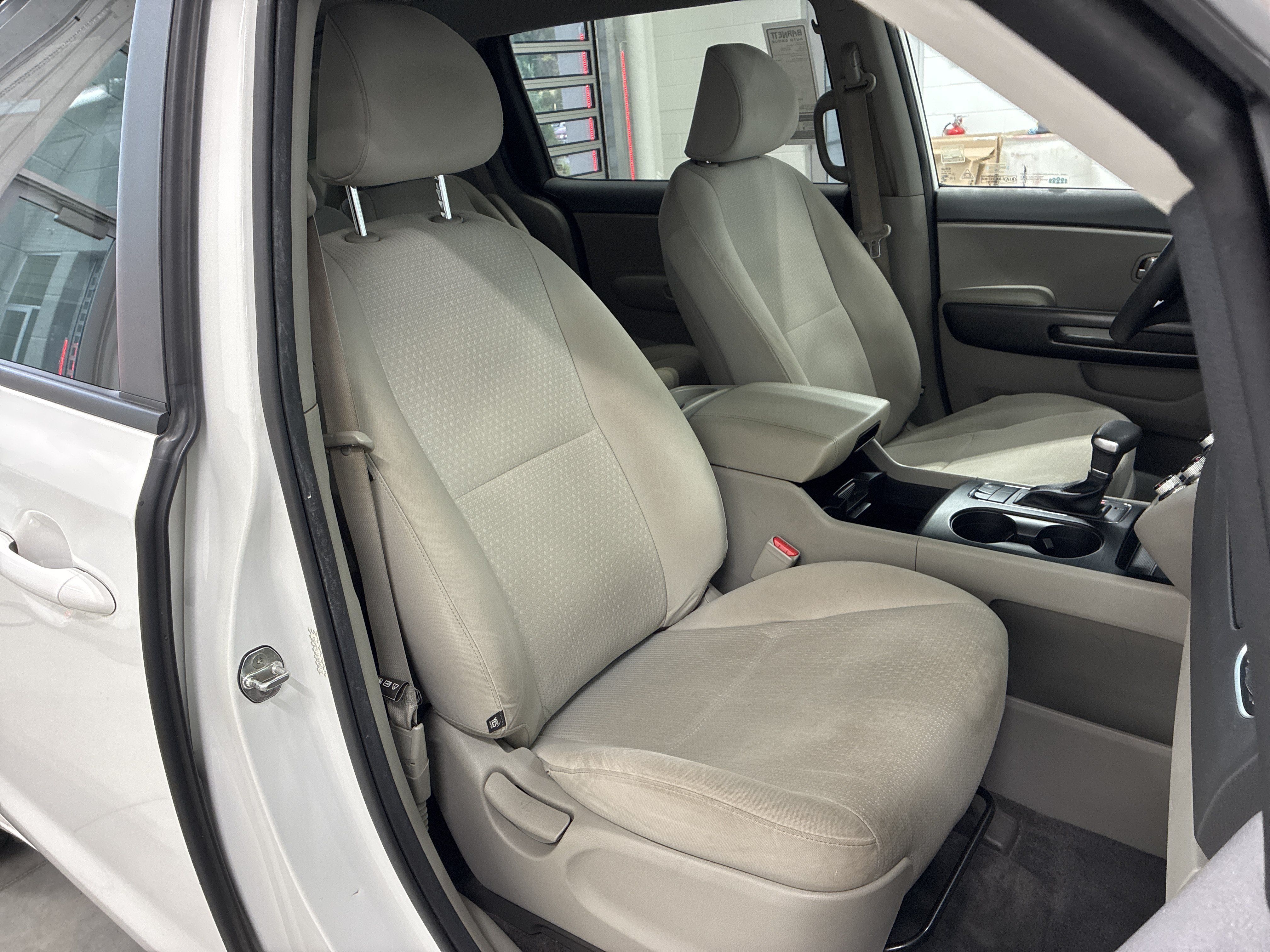 Used 2018 Kia Sedona LX FWD image 17