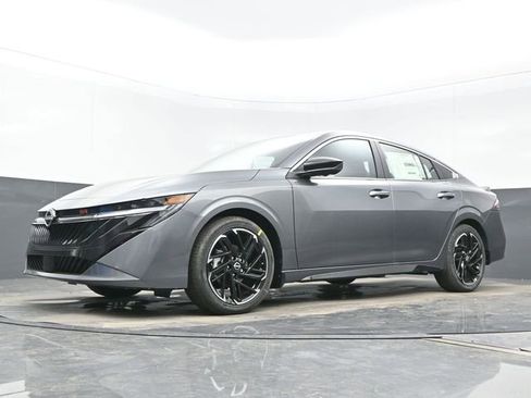 New 2026 Nissan Sentra SR w/ SR Premium Package FWD image 20