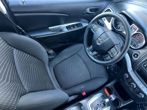 Used 2018 Dodge Journey SE image 23