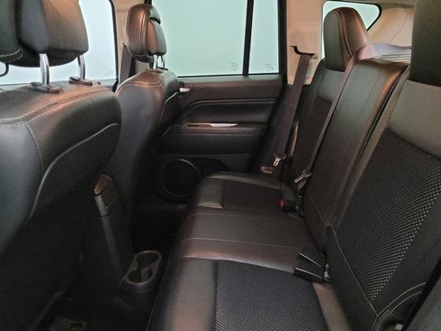 Used 2016 Jeep Compass Latitude image 18