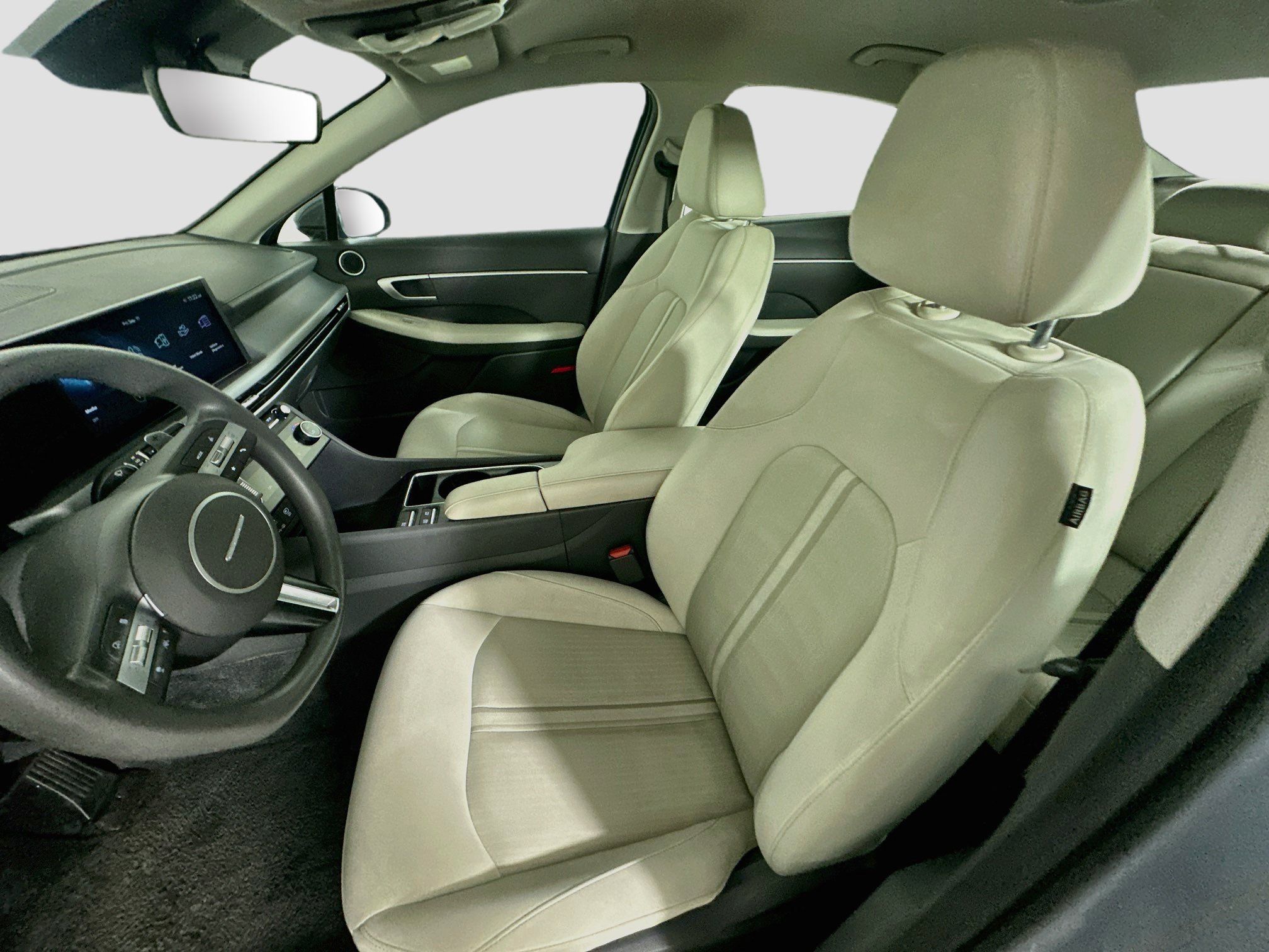 Used 2025 Hyundai Sonata SEL FWD image 13