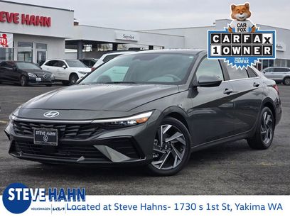 Used 2024 Hyundai Elantra SEL w/ Convenience Package