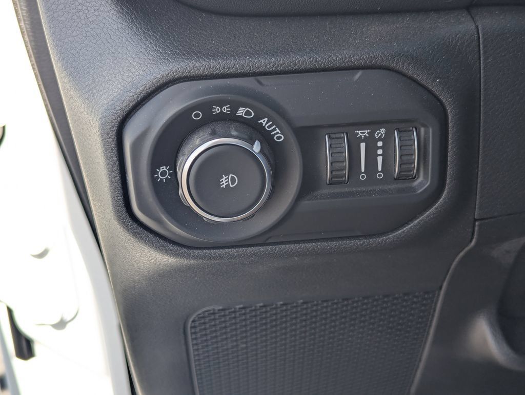 Used 2021 Jeep Wrangler Unlimited Sahara AWD/4WD image 22