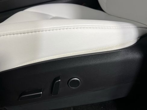 Used 2023 Tesla Model Y Long Range image 21