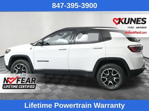 Used 2025 Jeep Compass Trailhawk AWD/4WD image 6