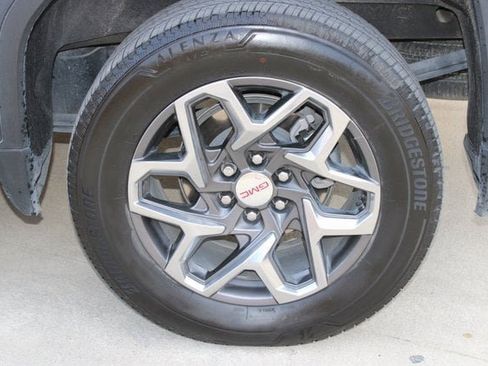 Certified 2023 GMC Sierra 1500 SLT image 29