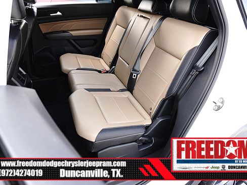 Used 2021 Volkswagen Atlas Cross Sport SE w/ Panoramic Sunroof Package FWD image 14