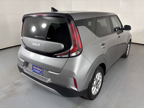 Used 2023 Kia Soul LX w/ Option Group 015 FWD image 10