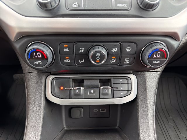 Used 2023 GMC Acadia SLE w/ Driver Convenience Package FWD image 14