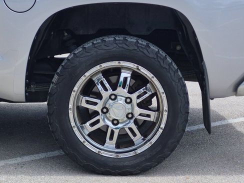 Used 2016 Toyota Tundra SR5 w/ SR5 Upgrade Package RWD image 20