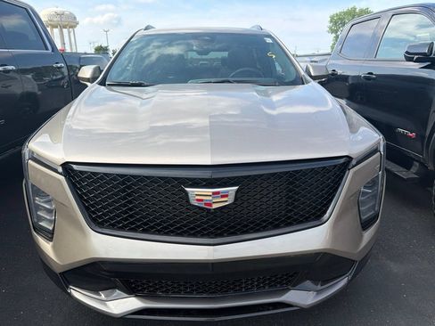 Used 2025 Cadillac XT4 Sport AWD/4WD image 2