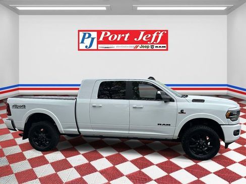 Used 2022 RAM 2500 Limited AWD/4WD image 3