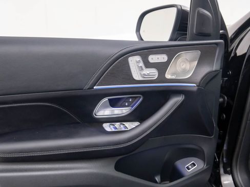 New 2026 Mercedes-Benz GLS 580 4MATIC image 14