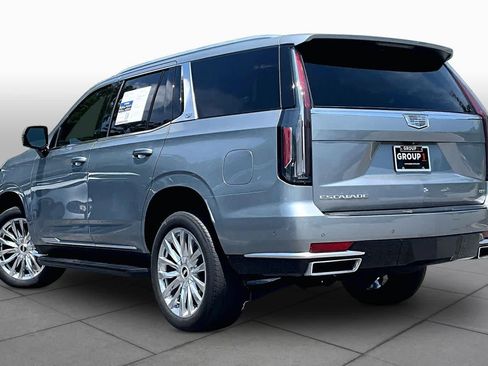 Used 2024 Cadillac Escalade Premium Luxury AWD/4WD image 12