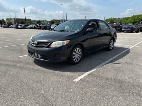 Used 2013 Toyota Corolla LE FWD image 1