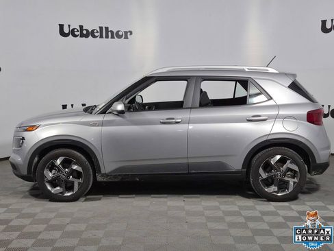 Used 2025 Hyundai Venue SEL FWD image 4
