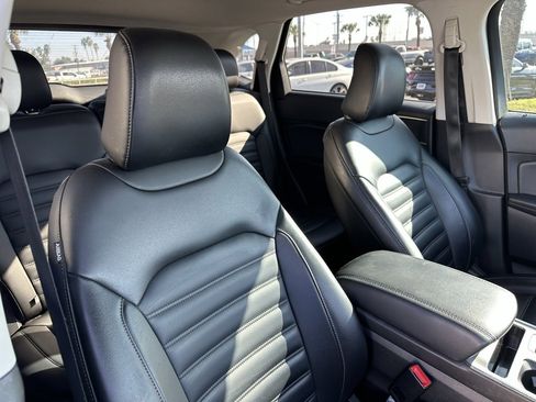 Used 2022 Ford Edge SEL w/ Convenience Package image 24