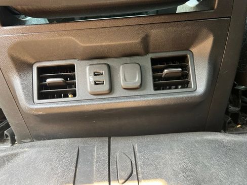 Used 2019 Chevrolet Silverado 1500 LT Trail Boss w/ Convenience Package AWD/4WD image 18