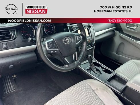 Used 2015 Toyota Camry SE w/ Moonroof Package FWD image 34