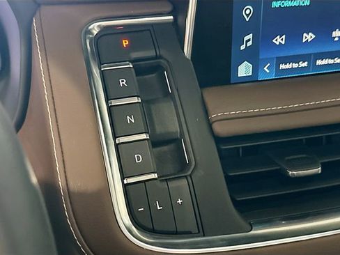 Used 2023 Chevrolet Tahoe High Country w/ LPO, Illumination Package image 18