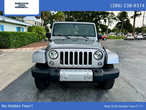 Used 2015 Jeep Wrangler Unlimited Sahara image 2