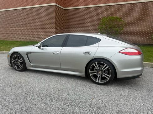 Used 2011 Porsche Panamera image 10
