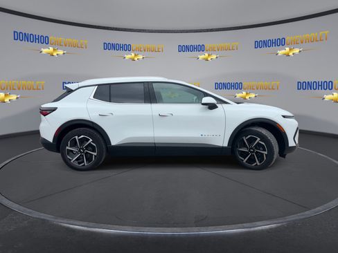 New 2026 Chevrolet Equinox EV LT image 12