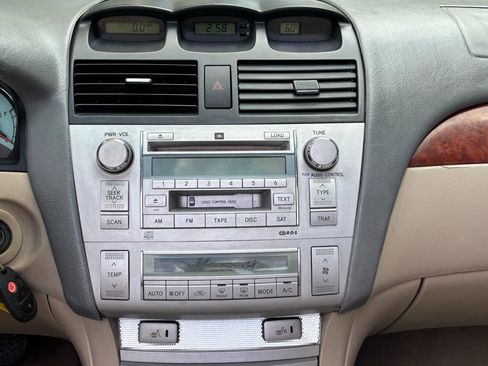 Used 2006 Toyota Solara SLE image 34