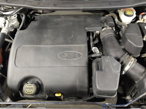 Used 2016 Ford Explorer XLT w/ Equipment Group 202A FWD image 30