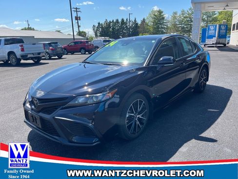 Used 2024 Toyota Camry SE FWD image 2