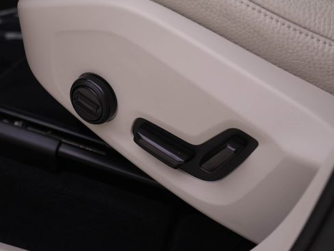 Certified 2023 Volvo XC60 T8 Plus w/ Climate Package image 20