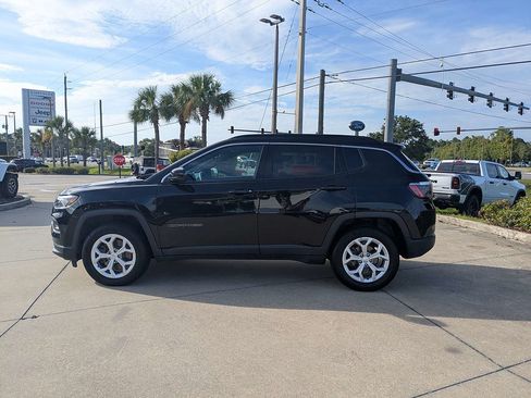 Used 2024 Jeep Compass Latitude AWD/4WD image 6