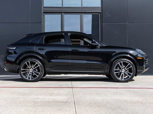 Certified 2026 Porsche Cayenne Coupe AWD/4WD image 12