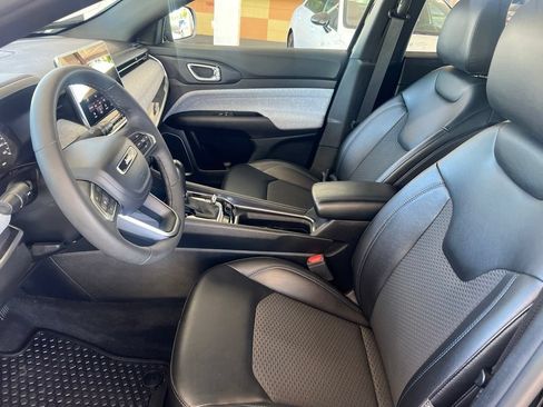 Used 2023 Jeep Compass Latitude w/ Convenience Group AWD/4WD image 4