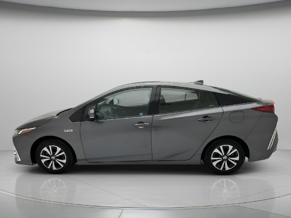 Used 2017 Toyota Prius Prime Advanced FWD image 8