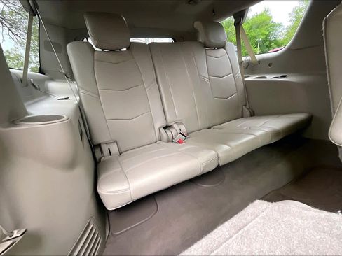 Used 2015 Cadillac Escalade ESV Luxury AWD/4WD image 23