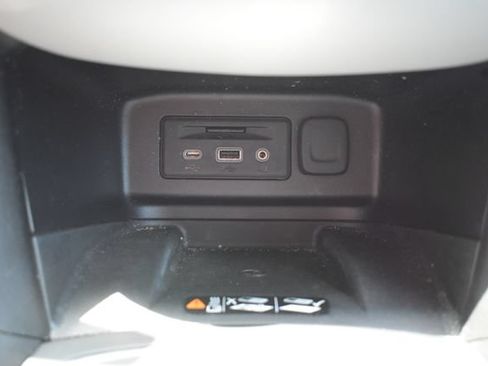 Used 2019 Chevrolet Equinox Premier FWD image 33