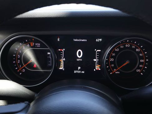 Used 2023 Jeep Gladiator Sport AWD/4WD image 13