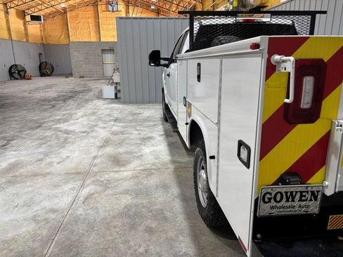 Used 2018 Ford F250 XL w/ Power Equipment Group image 9