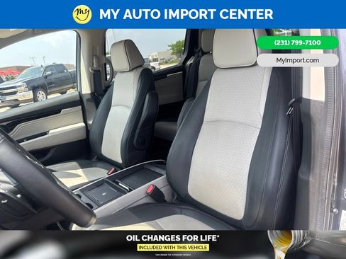 Used 2025 Honda Odyssey Elite image 14