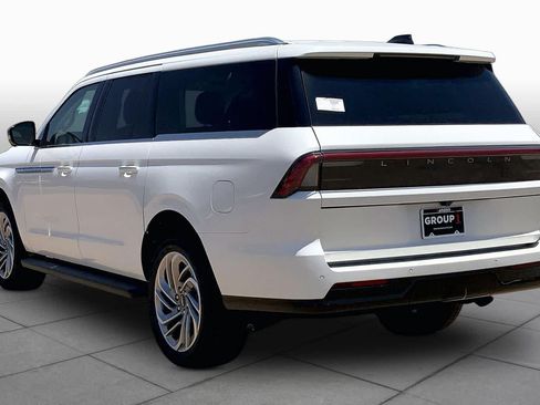 New 2026 Lincoln Navigator L Premier AWD/4WD image 12