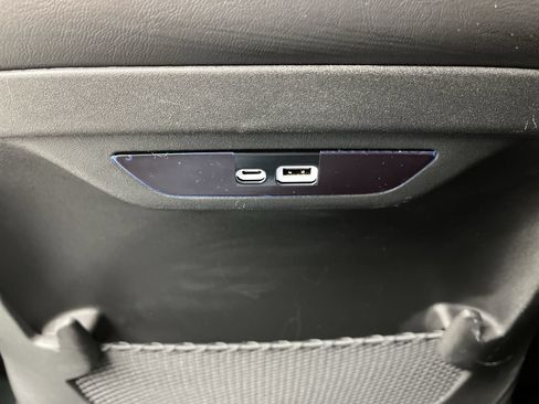 Used 2025 Chrysler Pacifica Select FWD image 12