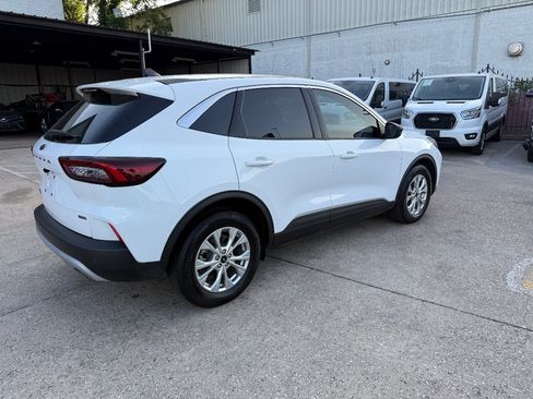 Used 2023 Ford Escape Active w/ Tech Pack #1 FWD image 4
