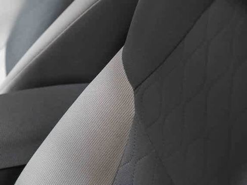 Used 2021 Toyota Corolla LE image 19