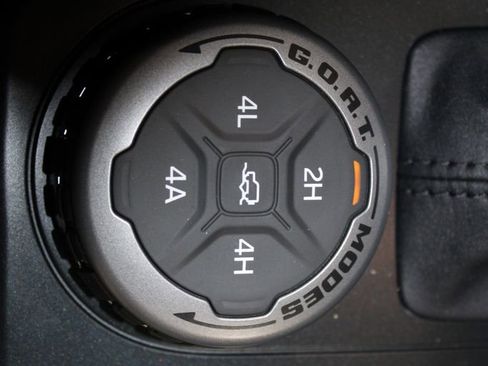 New 2025 Ford Bronco Badlands image 40